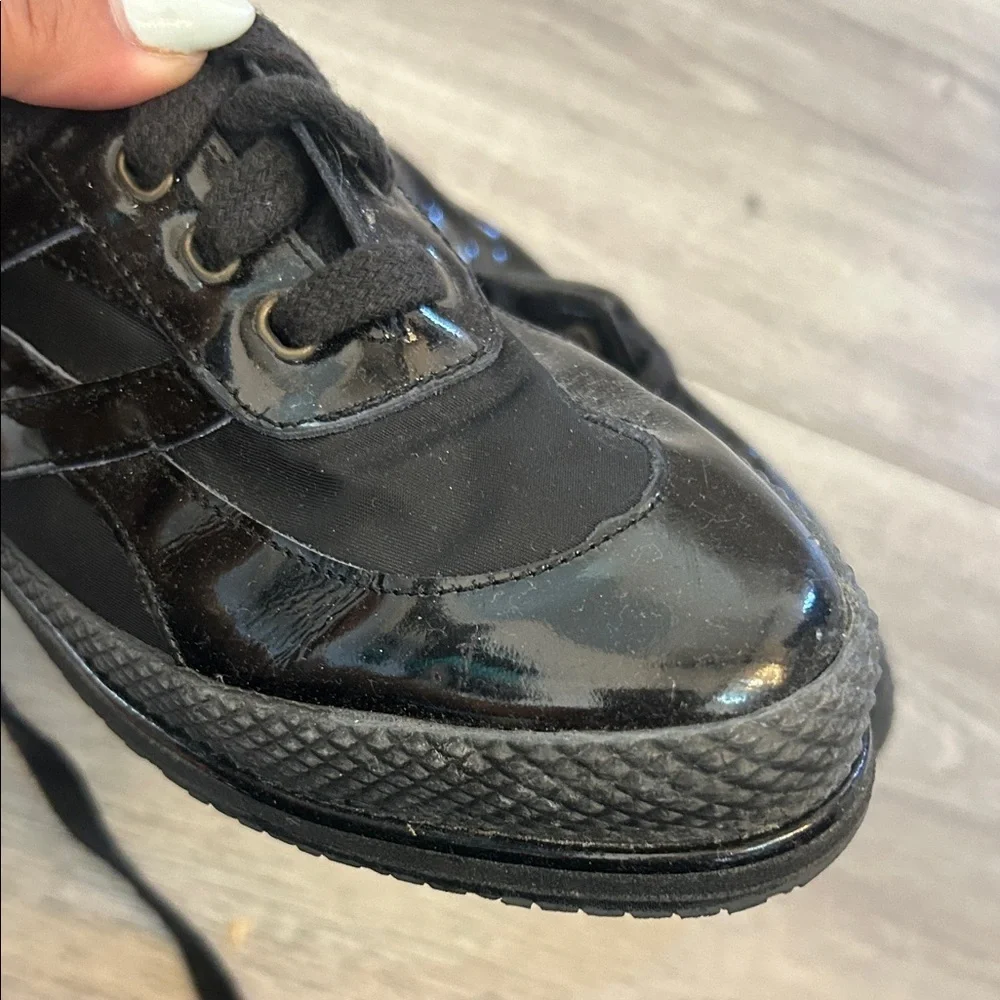 Stuart Weitzman Vintage Y2K Glossy Black Sneakers Sz 6.5